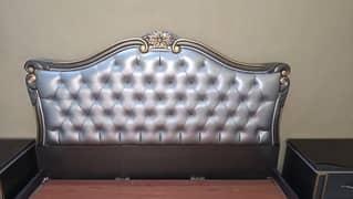 King Sized Complete Bedset With Deco Polish For Sale