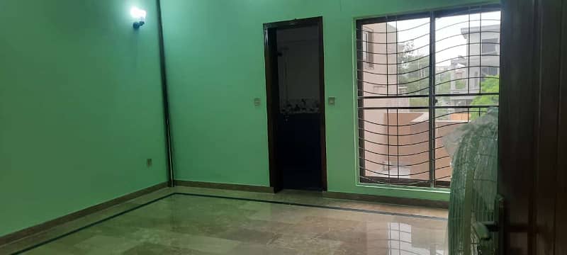 1 kanal upper portion for rent in punjab phase 2 main college road lhr 1