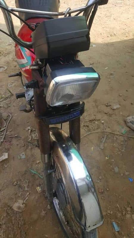 HONDYAS 70cc mint condition china ki hoti ha . parts honda k hty is ma 17