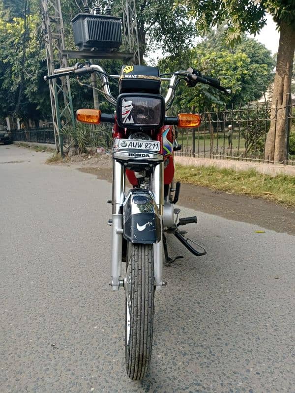 Honda 70 new condition 1