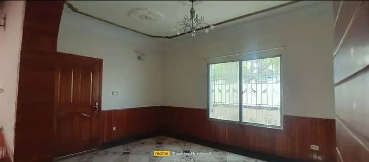 3 Bed D/D Upper Portion Available For Rent Prime Location Gulshan-e-iqbal Block-5 5