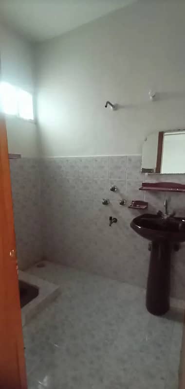 3 Bed D/D Upper Portion Available For Rent Prime Location Gulshan-e-iqbal Block-5 8