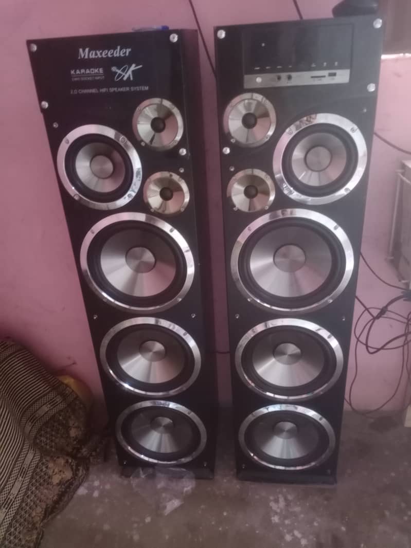 Maxeeder Loud speaker 4.5 foot large 0