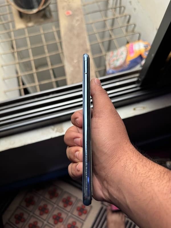 vivo v21e 4