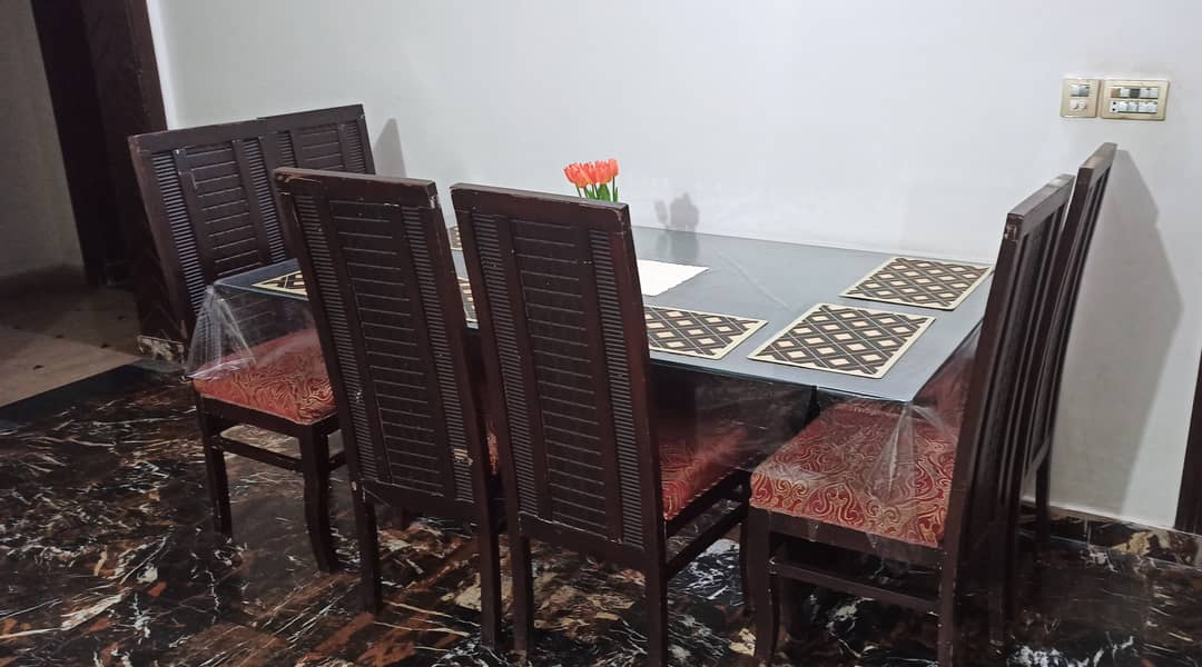 DINING TABLE SET WITH 6 CHAIR'S 1