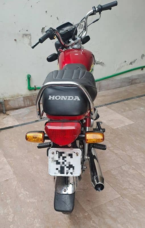 Honda CD 70 2023 model  0/3/0/1/9/0/8/0/4/3/0 5