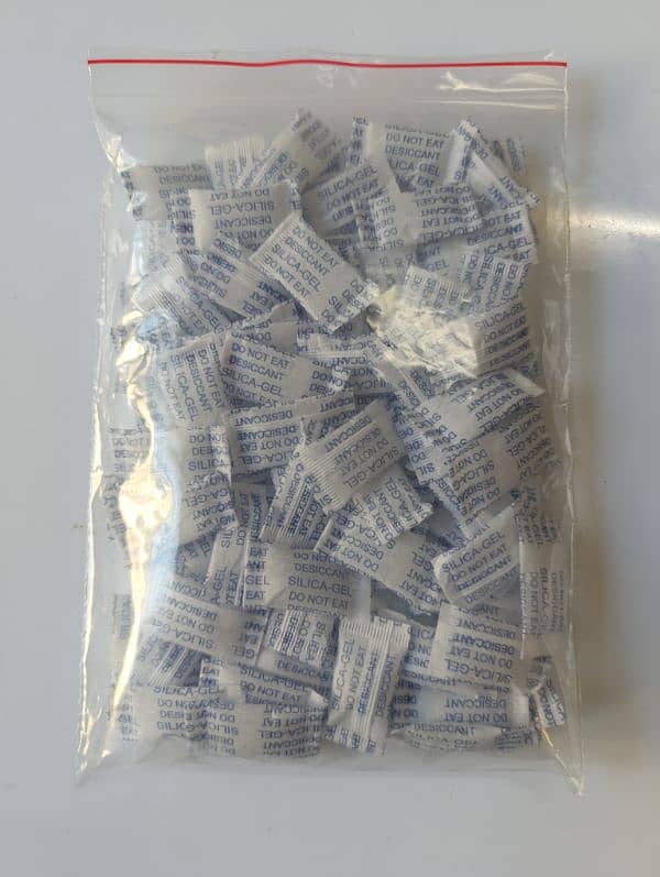 Silica gel beads 4