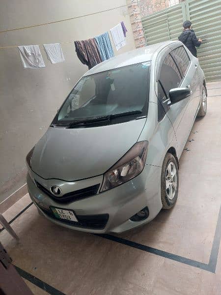 Toyota Vitz 2013 16