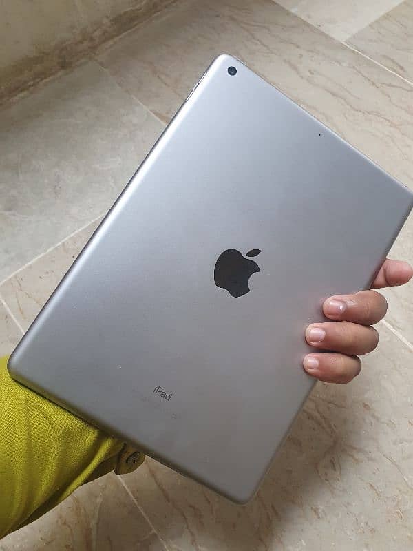 Ipad 5th generation 128gb 3