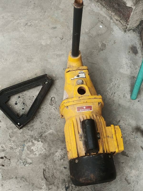 Golden worm pump for sale in a good condition and reasonable price 7