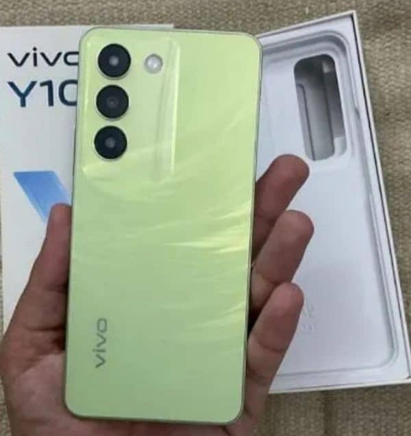 Vivo Y100 8+8 256 under warranty 0