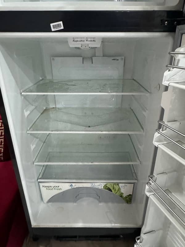 Dawlance fridge medium size 3