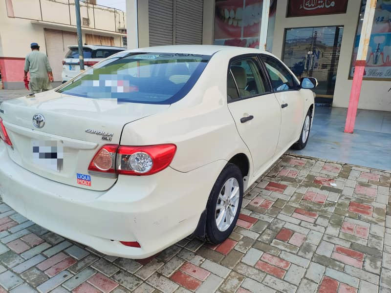 Toyota Corolla GLI 2011 13