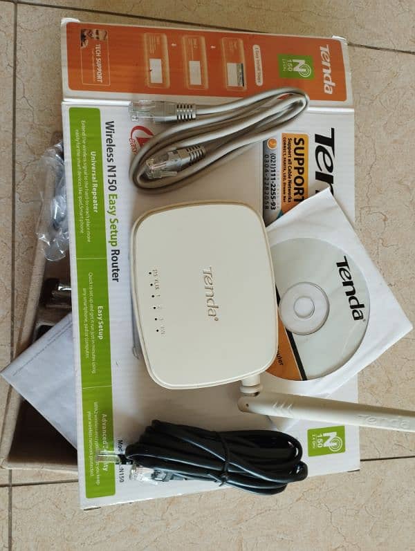 Wireless Tenda Router with all accessories 0