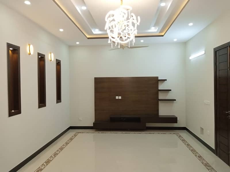 Upper Portion For Rent in G-13 (14 Marla) 0