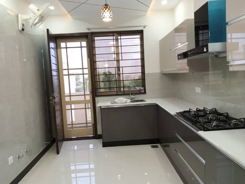 Upper Portion For Rent in G-13 (14 Marla) 2