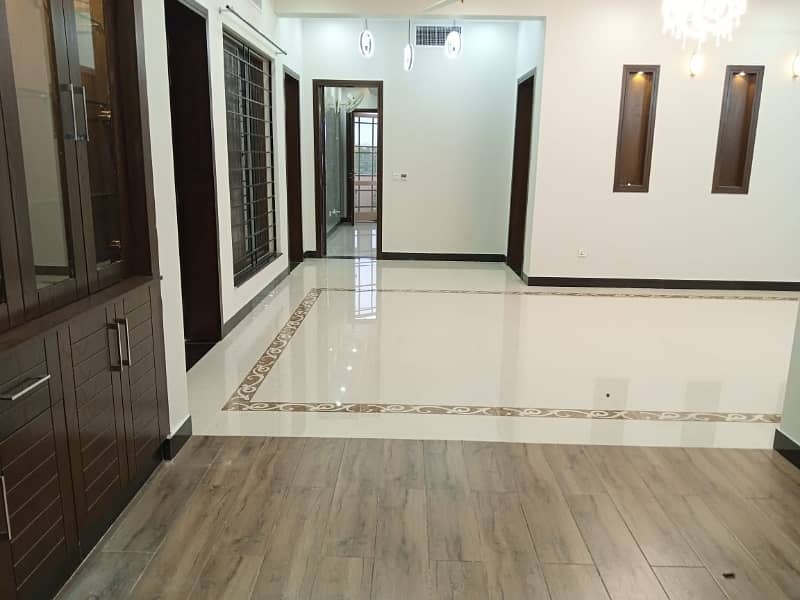 Upper Portion For Rent in G-13 (14 Marla) 4