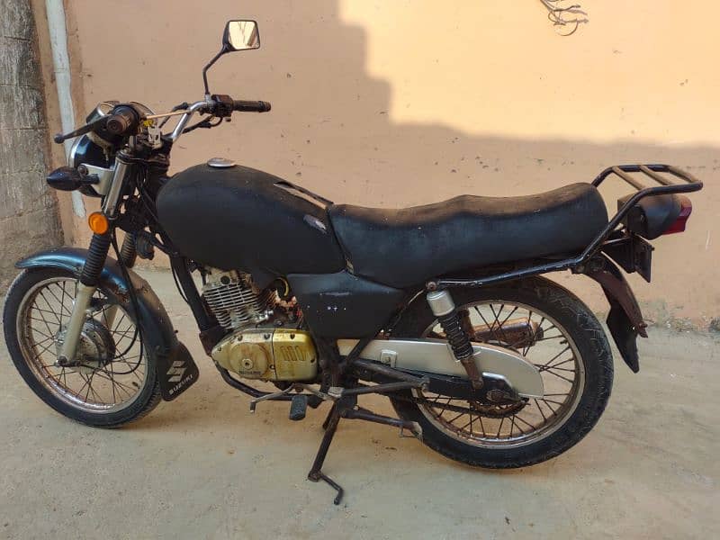 Suzuki 150 GS 7