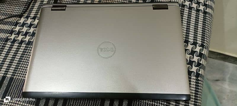 DELL VOSTRO 3550 (core i3) 9