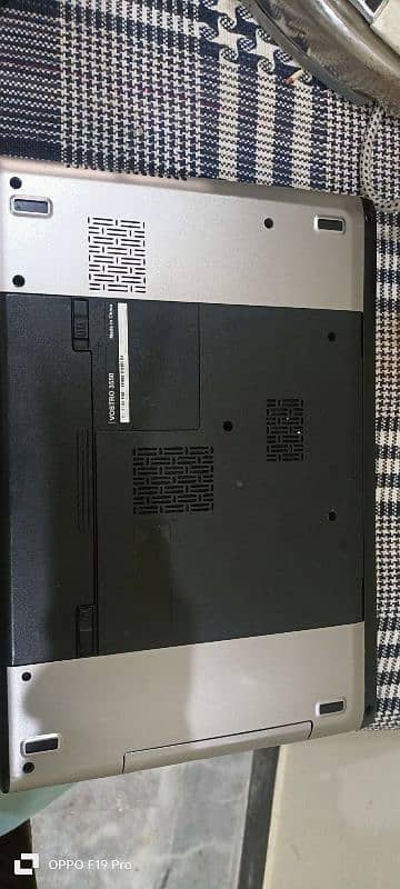 DELL VOSTRO 3550 (core i3) 10