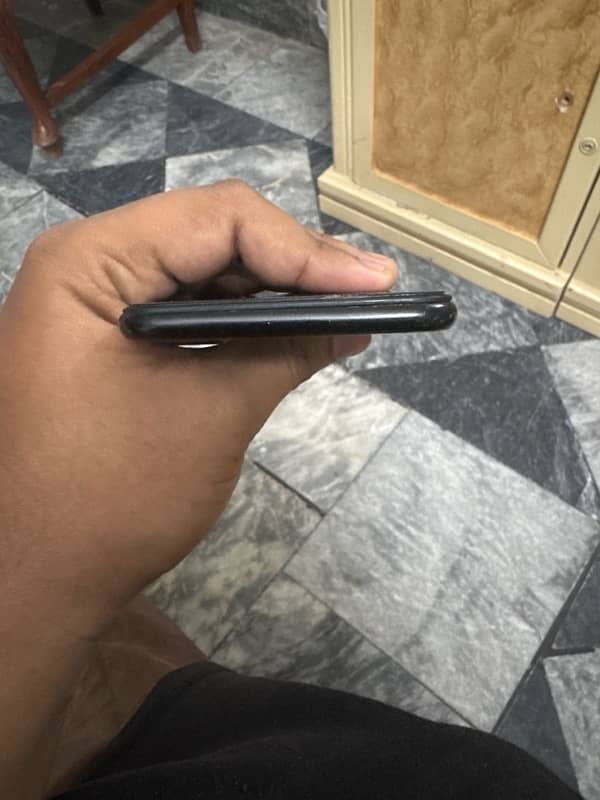 iPhone 7 plus pta 128 gb 5