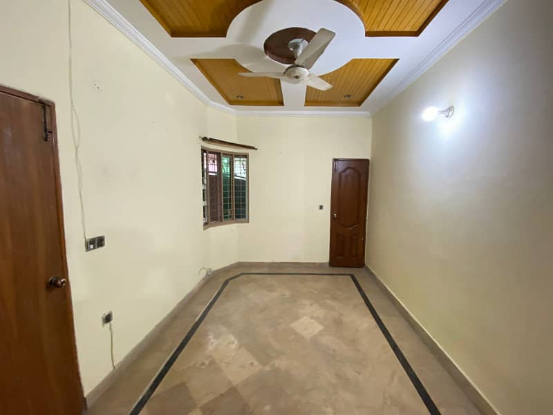 Beautiful Ground Portion 1 bed Drawing Room Tv Lounge For Rent Ali Park Near Airport 8