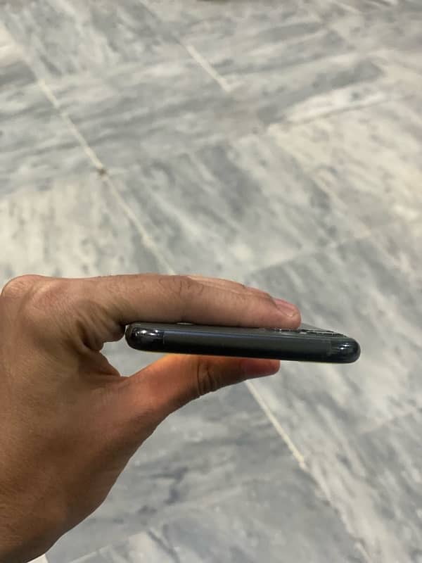 iphone 11 pro max (64gb) 4