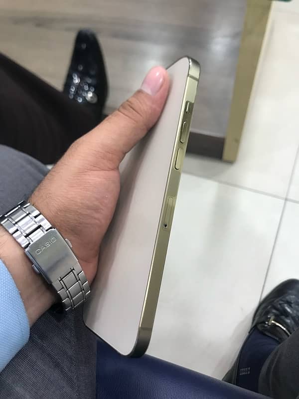 Iphone 12pro max 256 GB 4