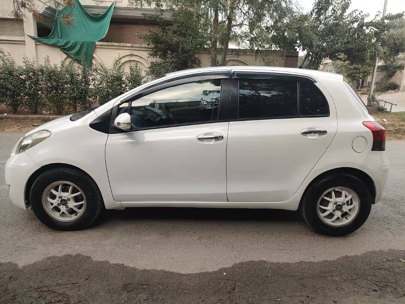 Toyota Vitz 2010 4