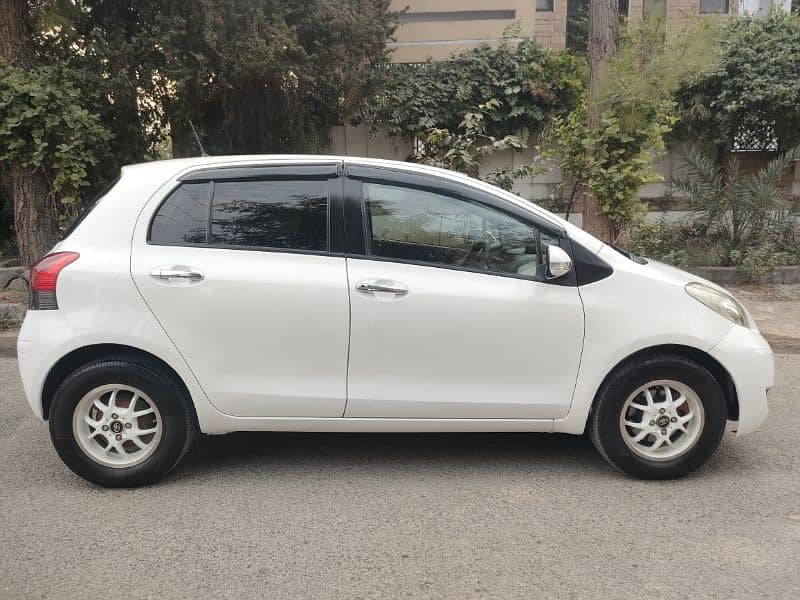 Toyota Vitz 2010 5