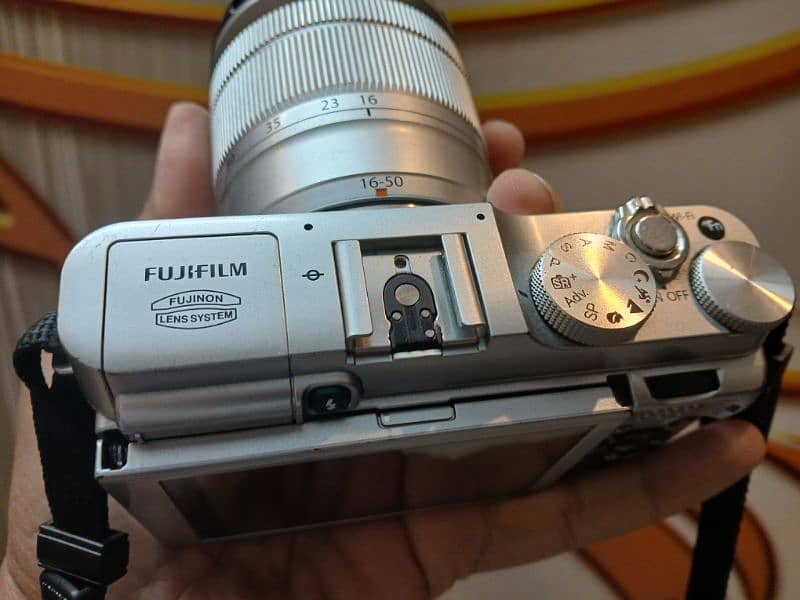 Fujifilm X-A2 Mirrorless in excellent condition. 7