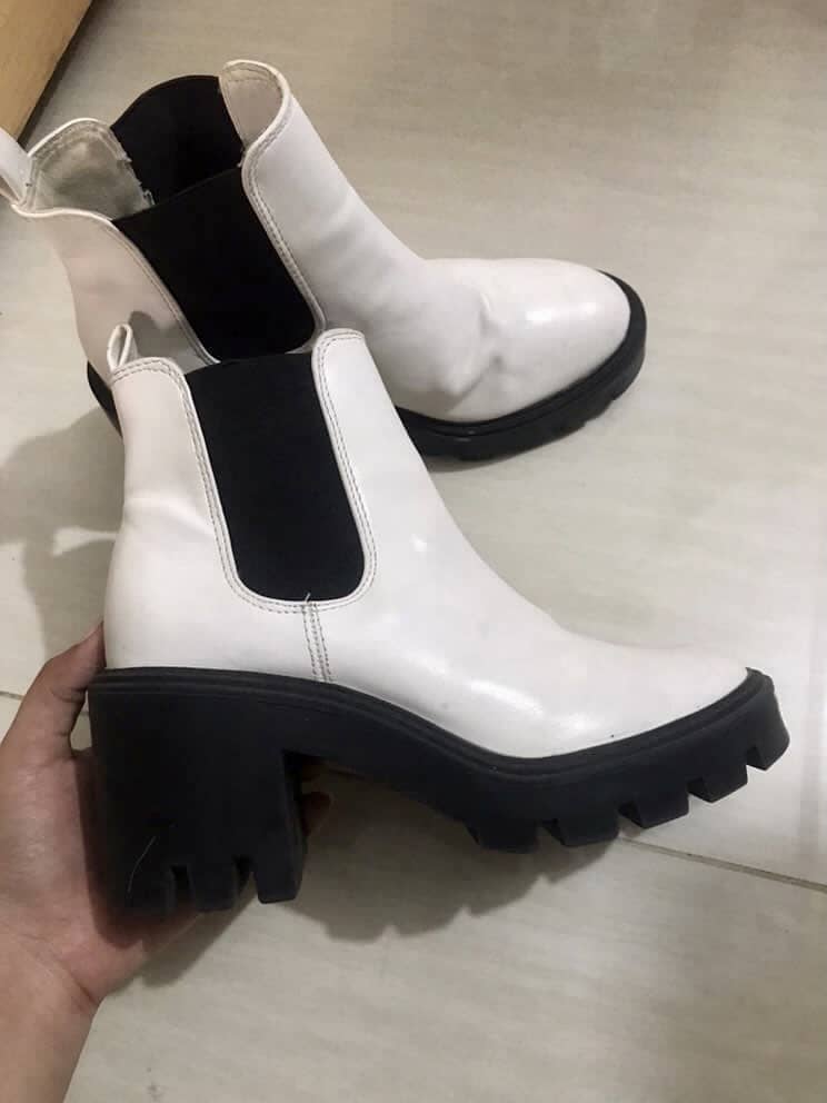 Chalsea white Boots For sale 2