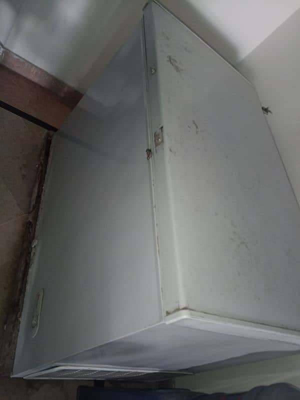 single door Dawlance freezer 0