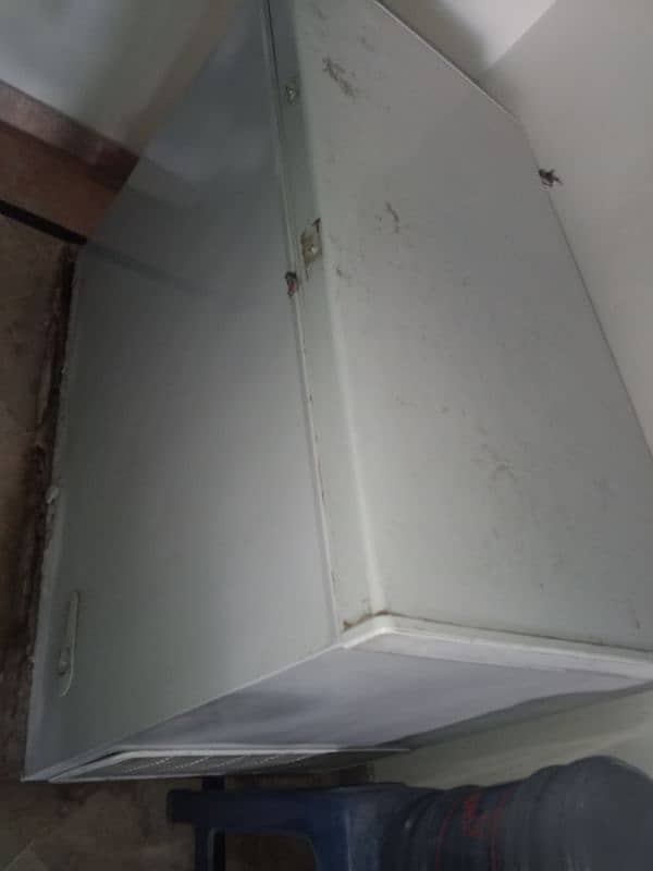 single door Dawlance freezer 1