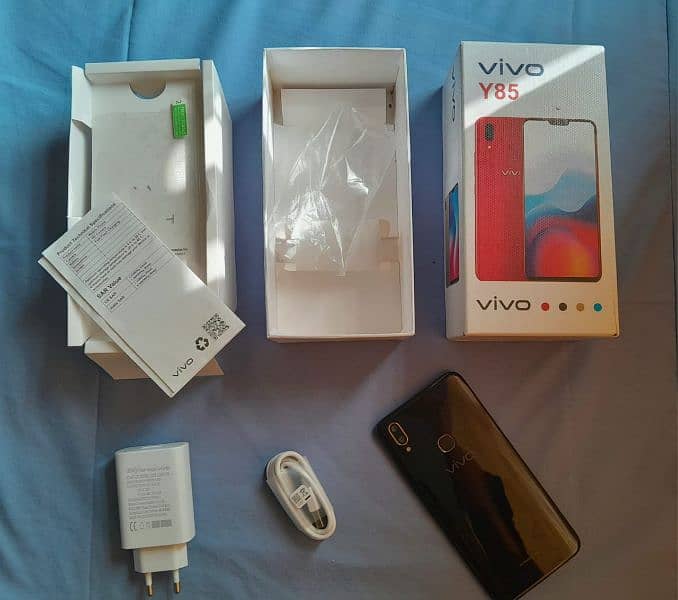 mobile vivo y85 + 4/64GB + complete box 3