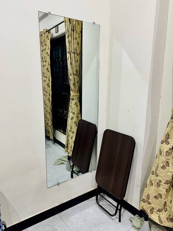 Full body length frameless mirror 5ft - Folding table in new condition 6