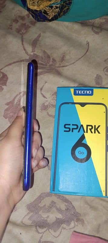 Want to sell Tecno spark 6 go 2/32 1