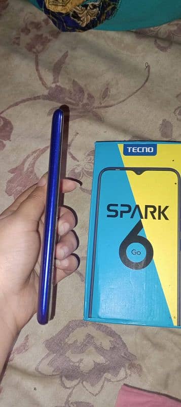 Want to sell Tecno spark 6 go 2/32 3