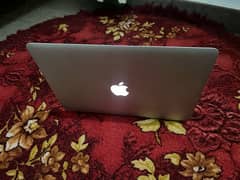 macbook air 2012  untouch core i5 graphic card