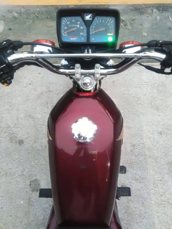 Honda 125cc red colour totally scratchless bike 0300-6612088 5