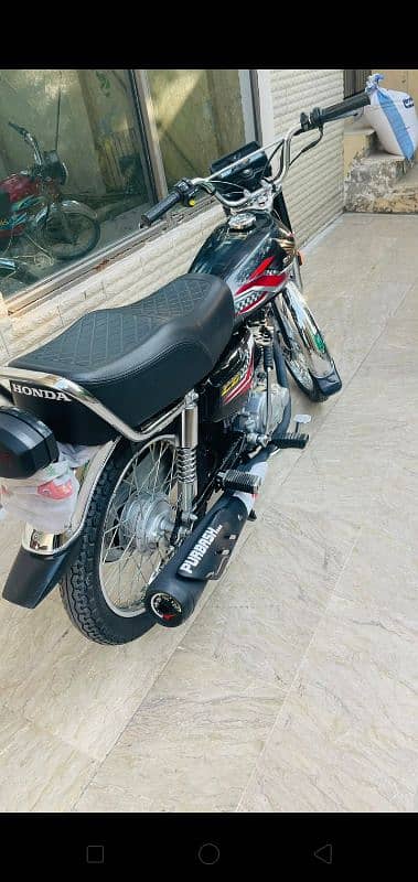 2024 Modal hounda cg 125 just used 2957 km looking like new 1