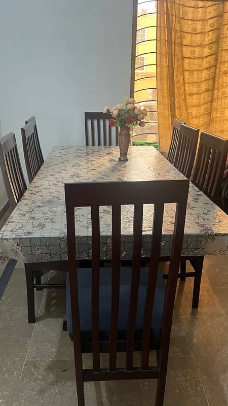 8 chairs Brand new dinning table only 1 month used 0