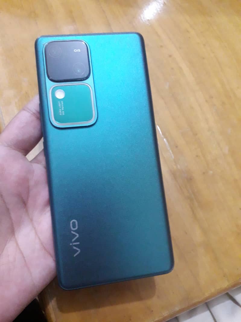 Vivo v30 12/256 New 8