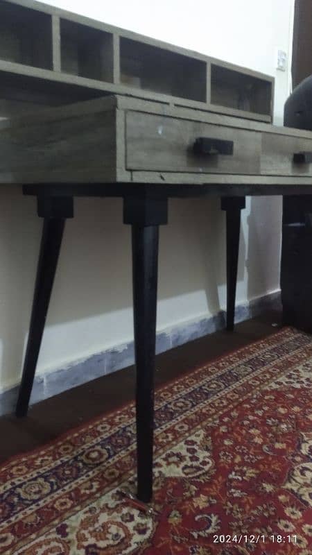 Wooden Study Table | Condition 10/8 5