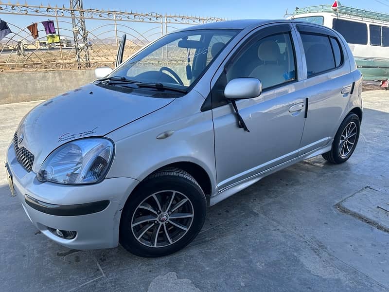 Toyota Vitz 2004 5