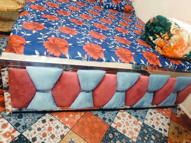 steel bed for sale 2 Days used only bed no Sade table and dressing 2