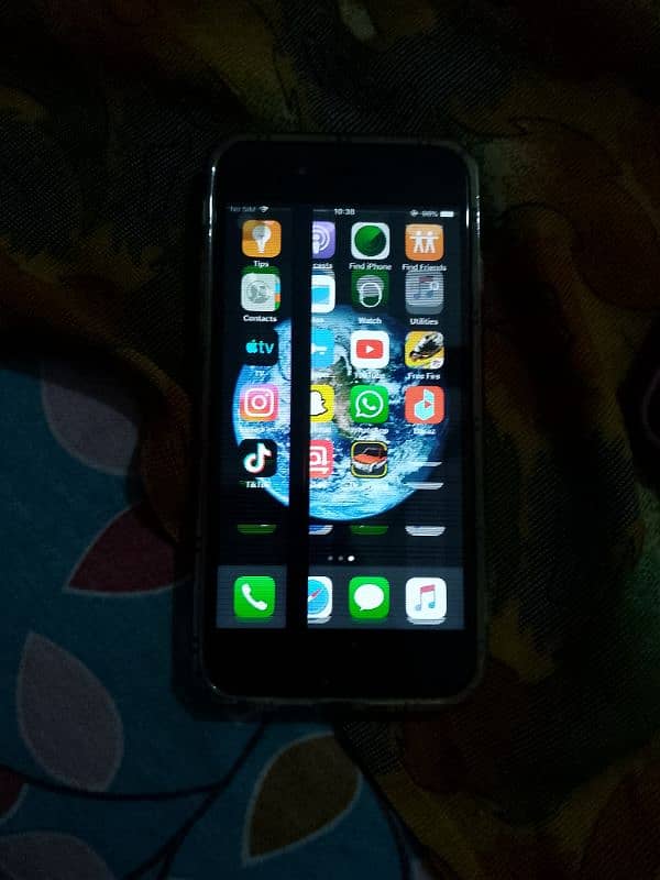 samsung galaxy a03  and iphone 6 11