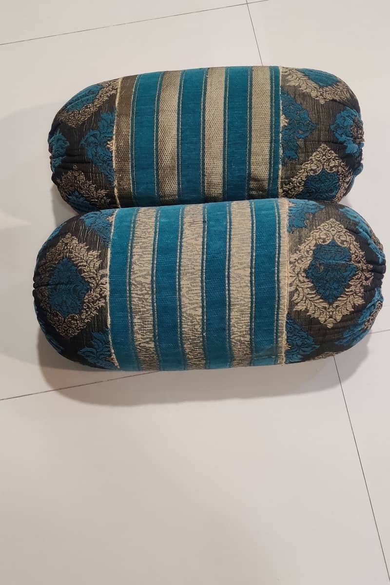 Sofa Pillows & Round Cushions with Covers. 1