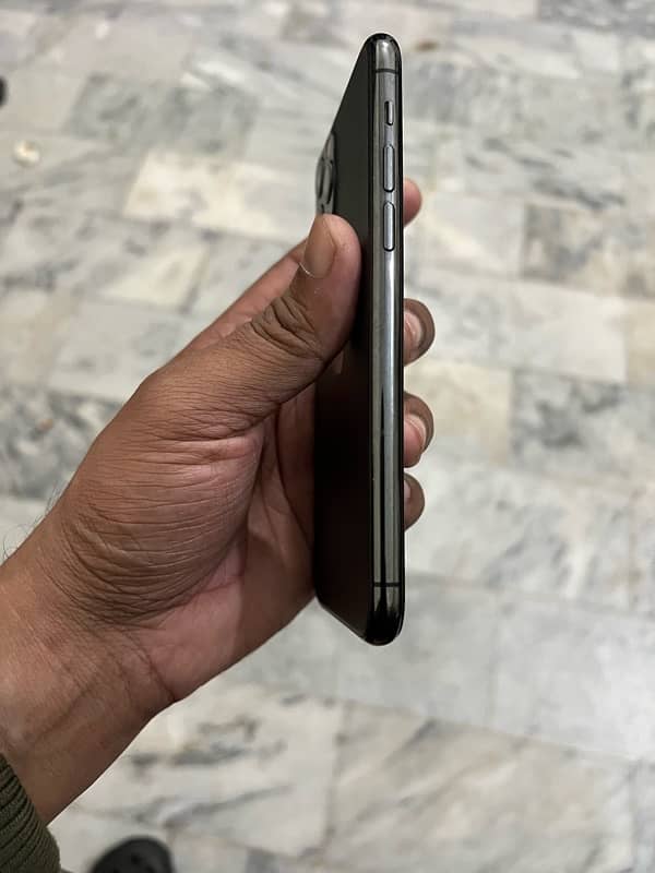 iPhone 11pro jv non active 5