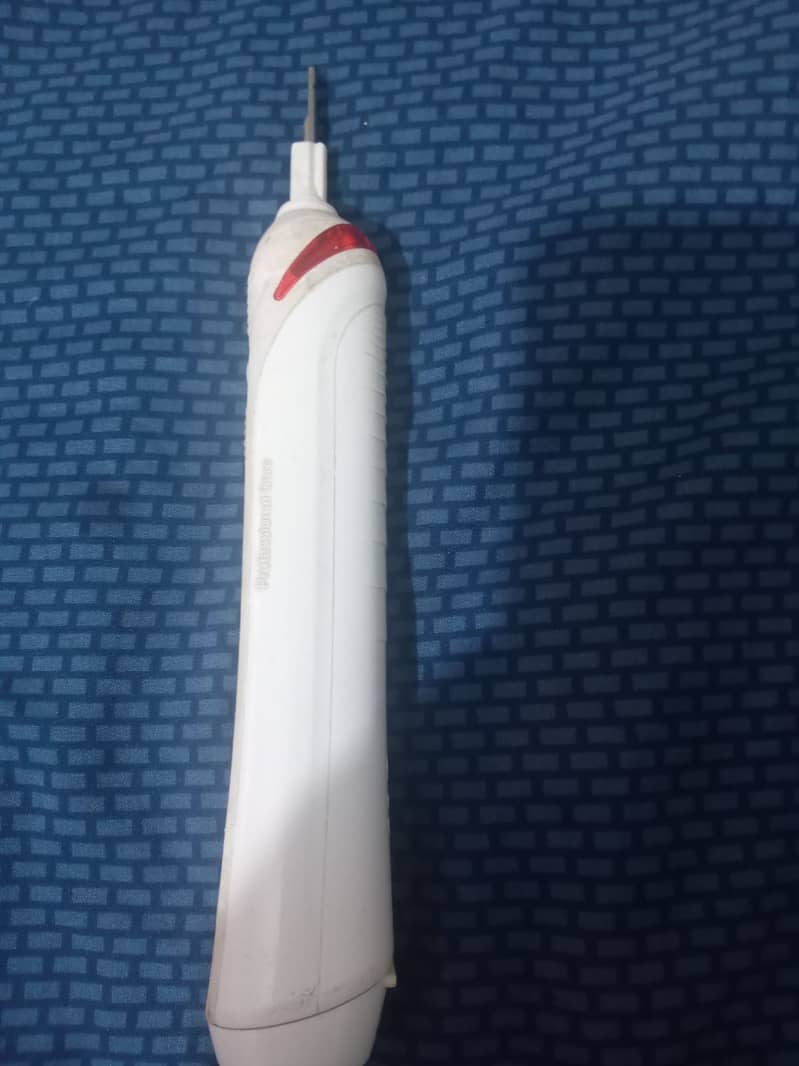 ORIGINAL ORAL B PROFESSIONAL CARE 550 RECHARGABLE ELECTRIC TOOTH BRUSH 8